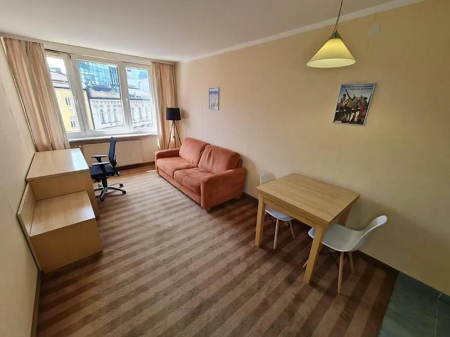 10Q - Z6 Apartment 404 Varšava