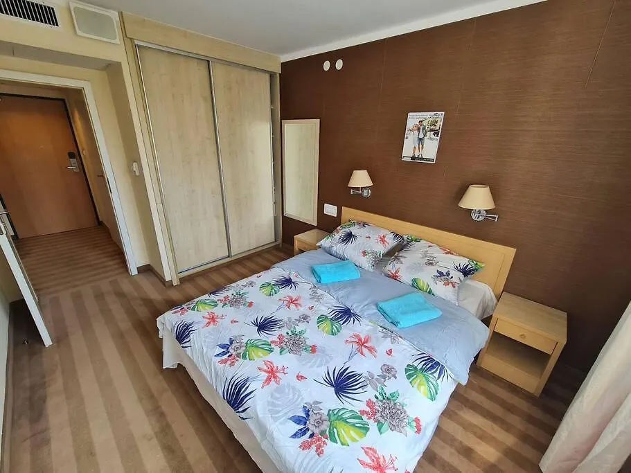 10Q - Z6 Apartment 404 바르샤바 폴란드